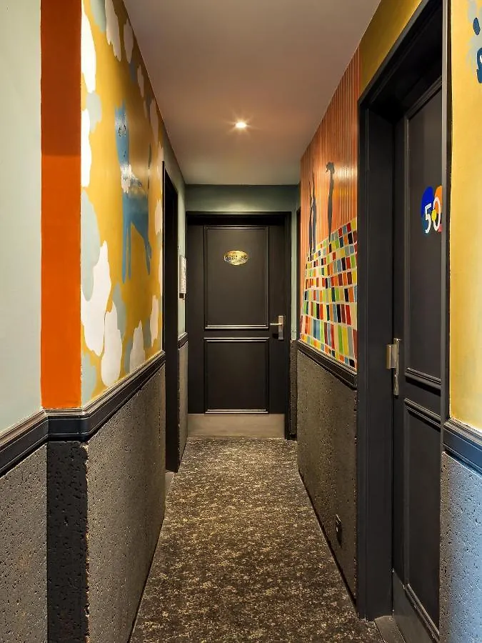 ***  Hotel Gaston Paris France