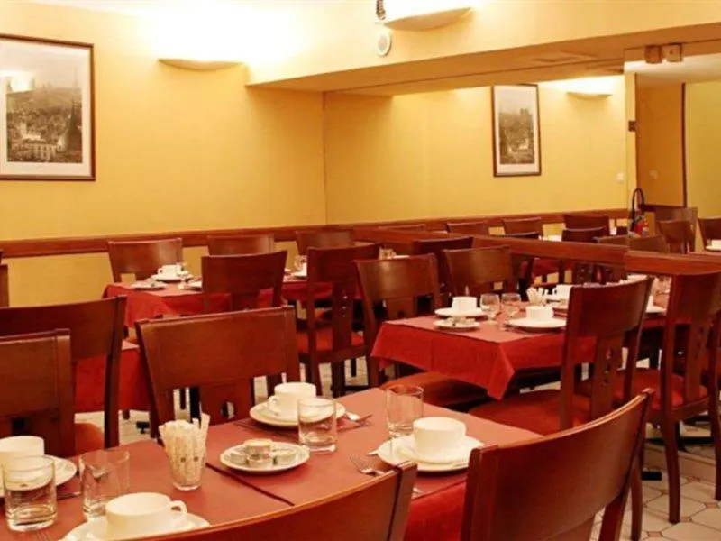 ***  Hotel Gaston Paris France